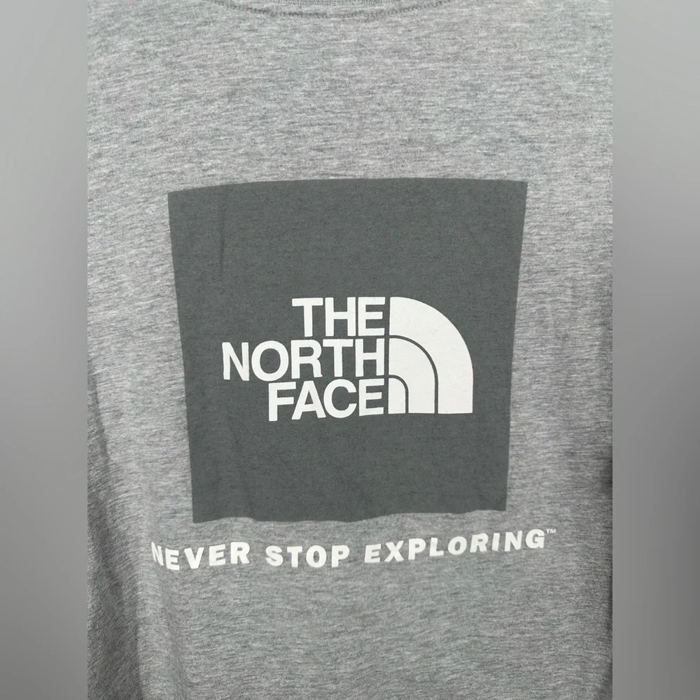 The North Face Long Sleeve Logo T-Shirt Gray Graphic Tee Men’s‎ Medium